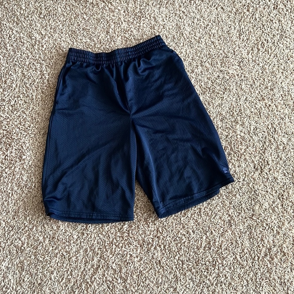 Used kids gym shorts size xxl.